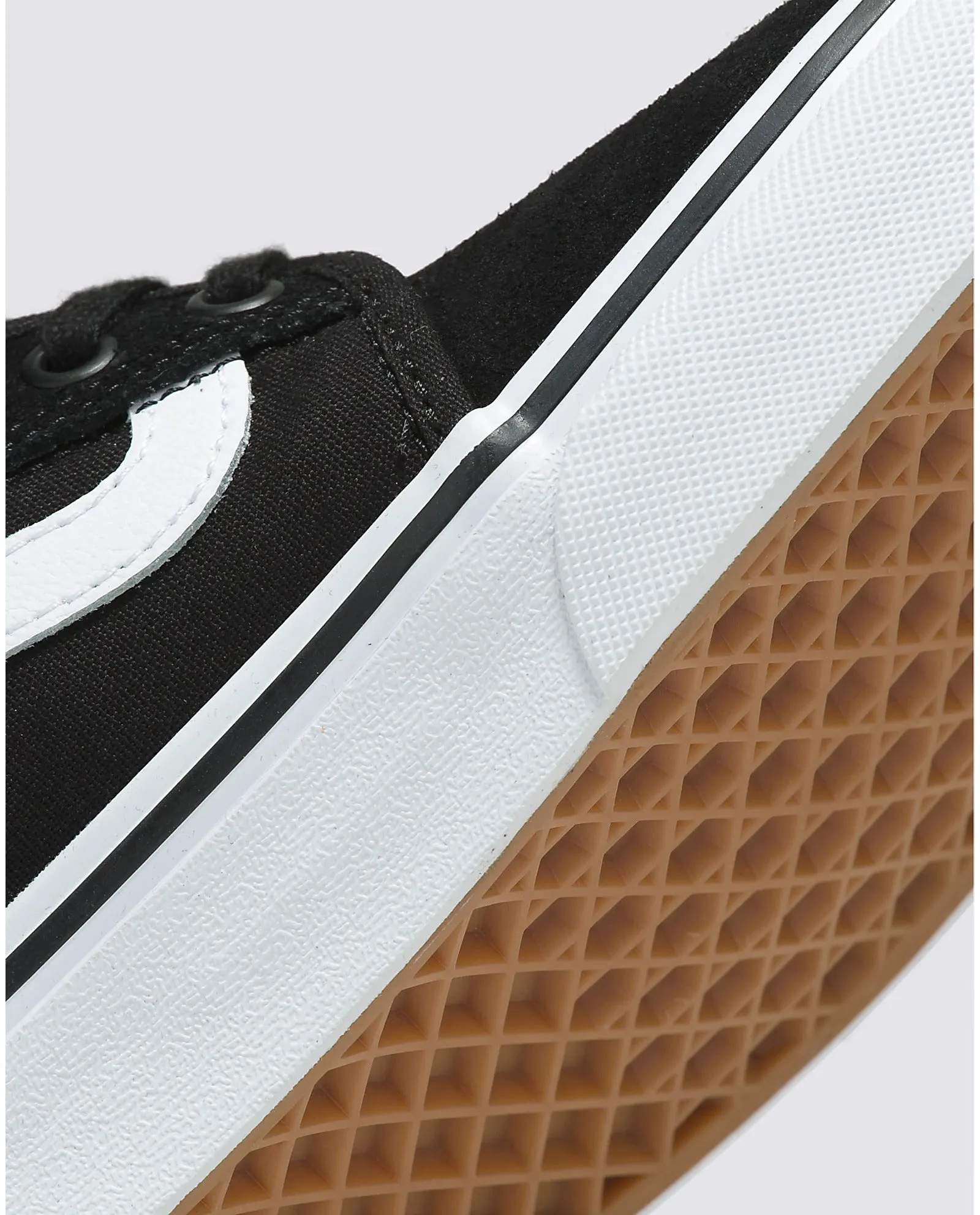 Skate Chukka Low Sidestripe Core