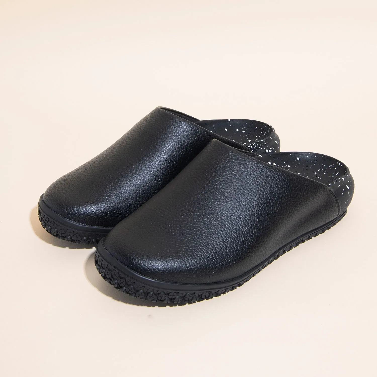 The Clog - Black Speckle