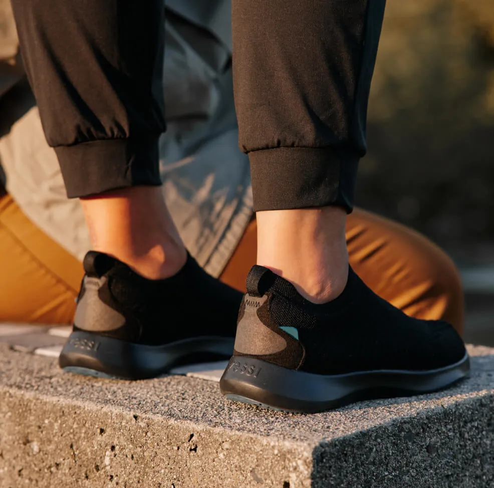 Women's Everyday Move Slip-ons - Onyx Black on Black